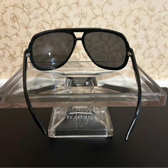 Gently Used Gucci shades sunglasses black - Picture 3 of 9